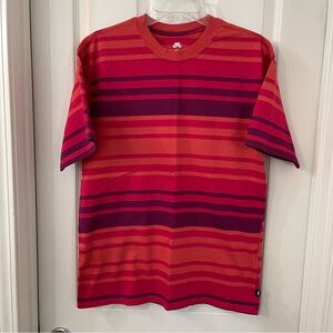 Nike Tee Loose Fit - Plum/Crimson Striped.  Mens: Small.